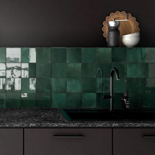 Cloé  5" x 5" Wall Tile in Green, Glossy - Image 2
