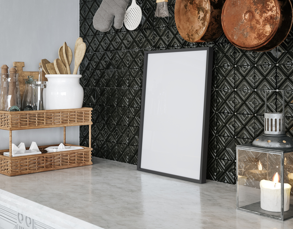 Decorative-Tile-With-Simpler-Field-Tile